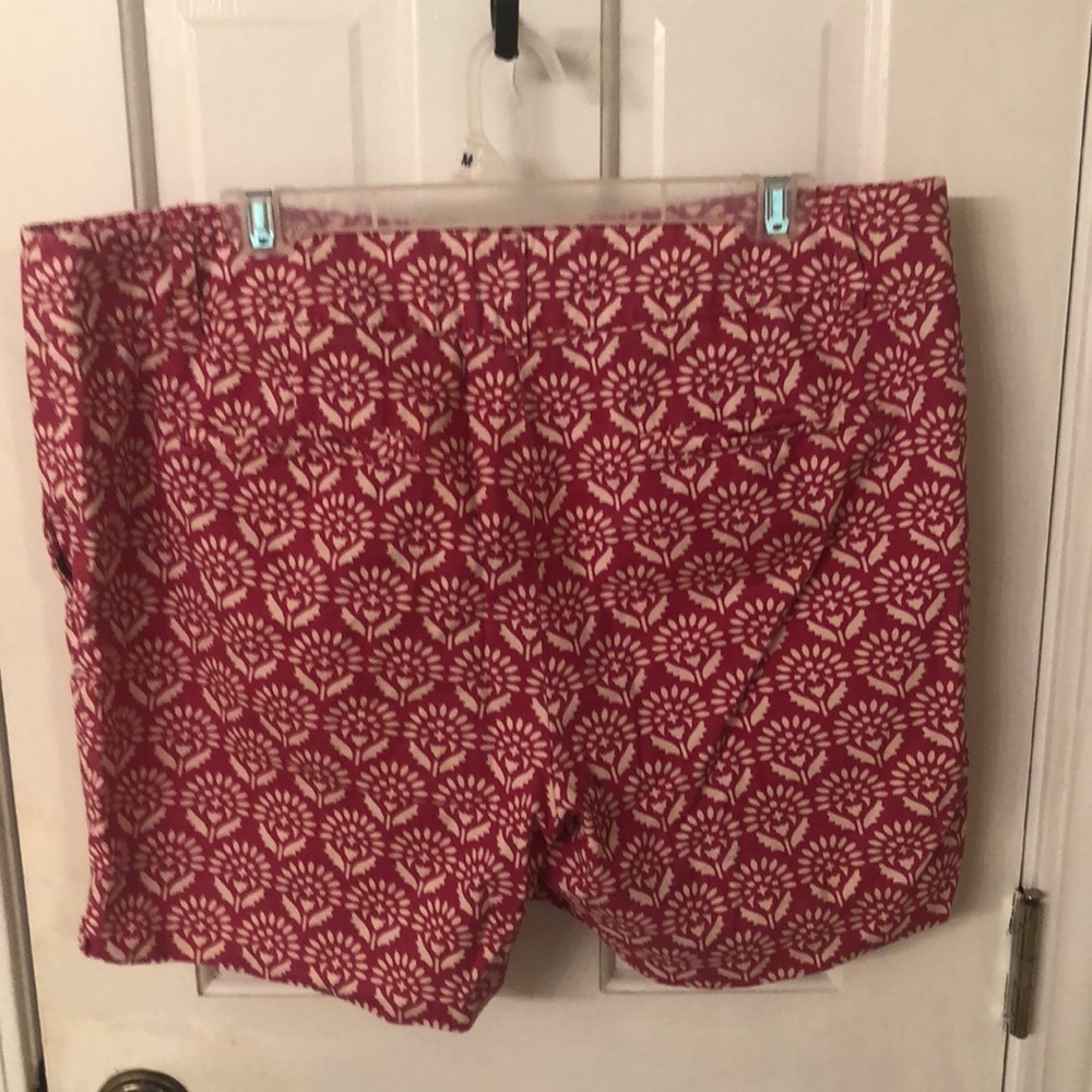 Shorts - Picture 2 of 3